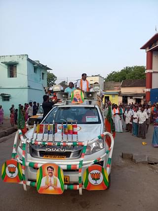 Another of Nainar Nagendran's campaign vehicles with flags of all alliance partners (Rajesh/Swarajya)