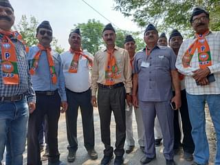 Group of BJP-supporting ex-servicemen in Pauri Garhwal (Image credit: Sumati Mehrishi)