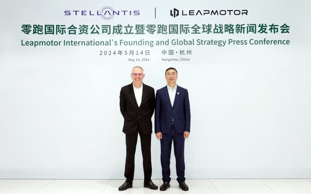 Stellantis CEO Carlos Tavares and Leapmotor Founder, Chairman and CEO Jiangming Zhu