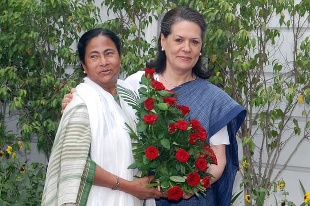Mamata Banerjee (left) and Sonia Gandhi. (Naveen Jora/India Today Group/GettyImages) 