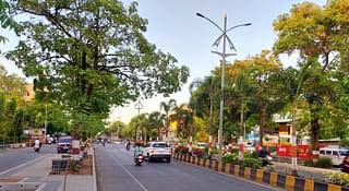The four-lane Baramati-Bhigwan road which darts off the town centre is flanked by commercial and industrial zone to the left and residential and education hub on the right. Note the service roads and pedestrian pathway built on the either sides to prevent traffic congestion.