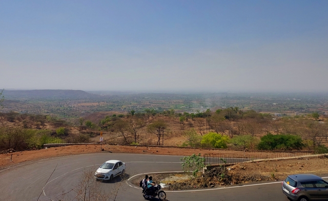 Waters for both the Purandar Lift Irrigation Scheme as well as the Janai-Shirsai Irrigation Scheme are sourced from the river Mula and the Khadakwasla canal that flows in the valley below the ghats.