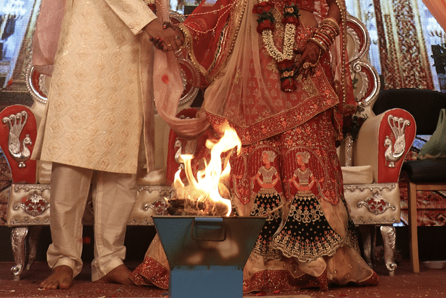 Saptapadi ritual (Pic Via Wikipedia)