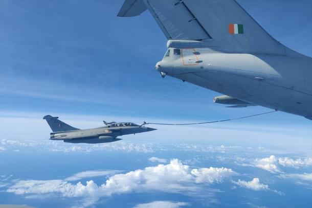 Indian Air Force Rafale jets refuelling from IL-78 MKI aerial refuelers enroute to Alaska. (X/ @IAF_MCC)