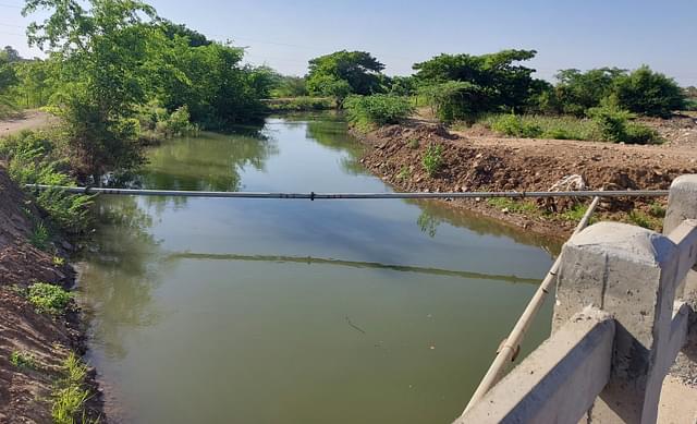 The Nira Left Bank Canal ensures abundant supply of water to the fields around Katewadi.