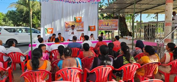 A public meeting in Anjleva.