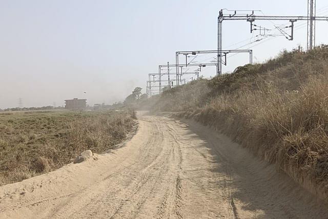 The 'road' between Khagaria Railway Station and Simri Bakhtiyarpur. Photo by Abhishek Kumar.
