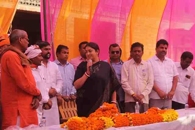  Smriti Irani addressing fellow workers and voters in Amethi (Image credit: Sumati Mehrishi)