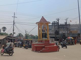 One of the crossroads offering respect to Bharat Ratna Karpoori Thakur