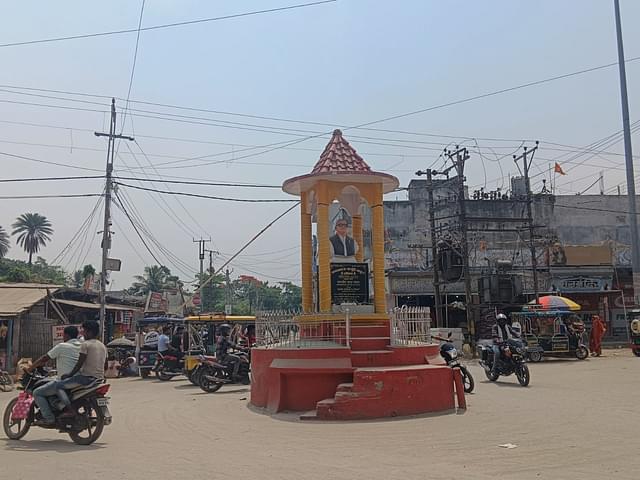 One of the crossroads offering respect to Bharat Ratna Karpoori Thakur