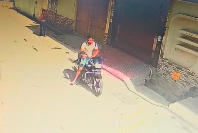 Still from the same viral video