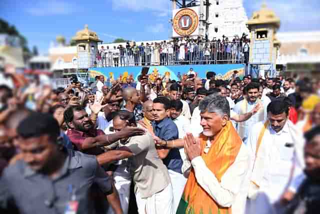 Chandrababu Naidu at Tirupati temple