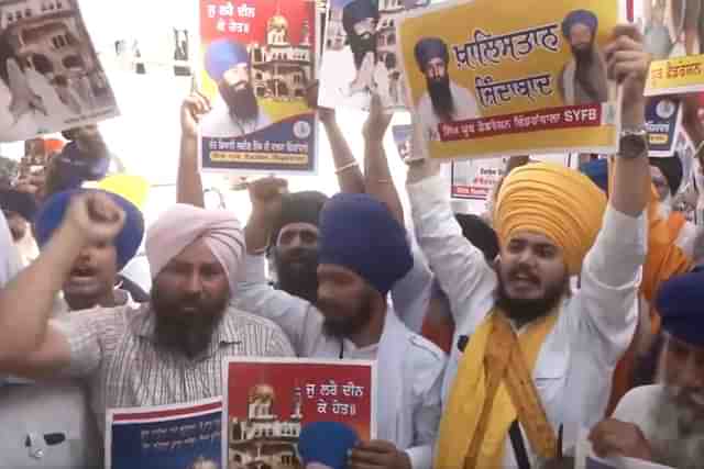 Pro-Khalistan demonstrators at Golden Temple