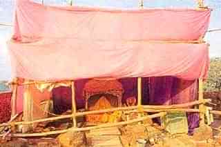 The makeshift tent that housed Ram Lalla in Ayodhya earlier (Pic via X)