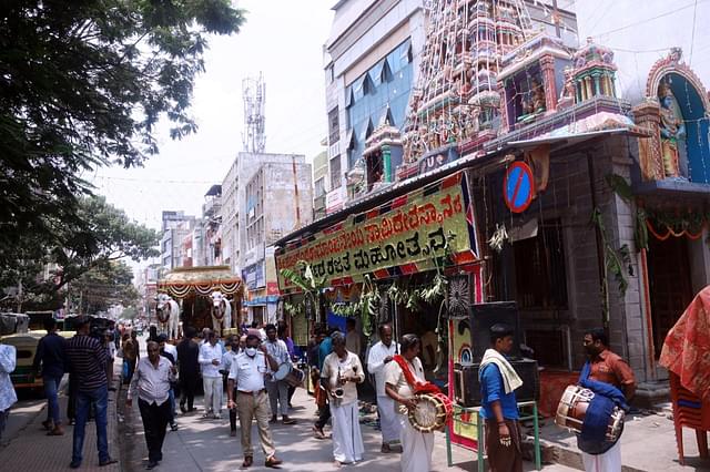Kaiwari Thathayya's procession in front of the temple in Chickpete.