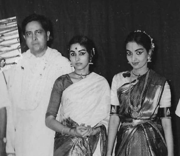 Krishnamurthi with his daughters Yamini and Jyotishmathi.