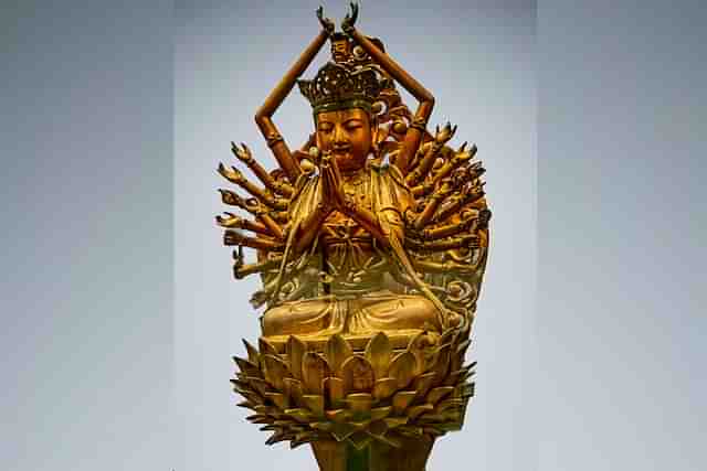 Wood sculpture of Goddess Guanyin, early 19th century CE Qing Dynasty (1644-1911 CE) China (Wikimedia Commons)