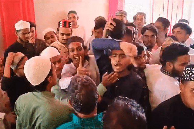 Angry Muslim men who stormed the Durga Puja pandal in Kolkata (Videograb)