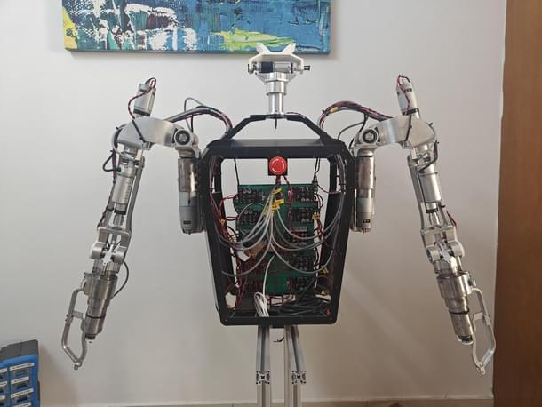 Cosine Robots' humanoid robot, version 1