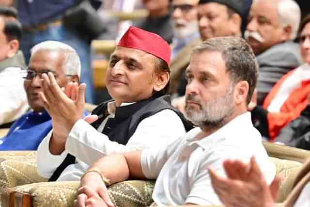 Akhilesh Yadav and Rahul Gandhi in Omar Abdullah's oath ceremony