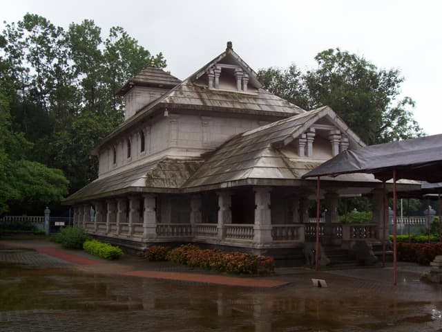 Chandranatha basadi in Dharmasthala (Wikimedia commons)