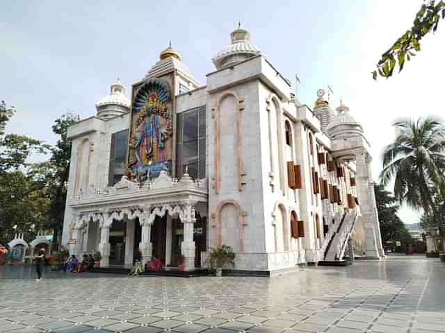 Iskcon Prabartak Sri Krishna Temple Chittagong Bangladesh (Wikimedia Commons)