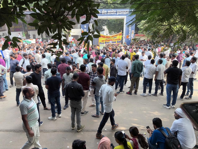 Gate number-2 saw maximum students. 