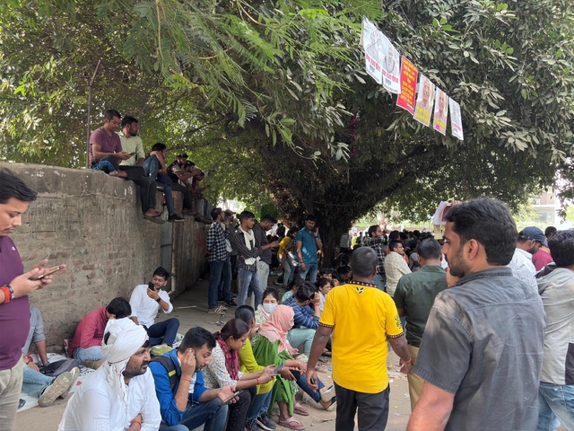 Many banners and posters focused on anger against the unresponsive officials. 