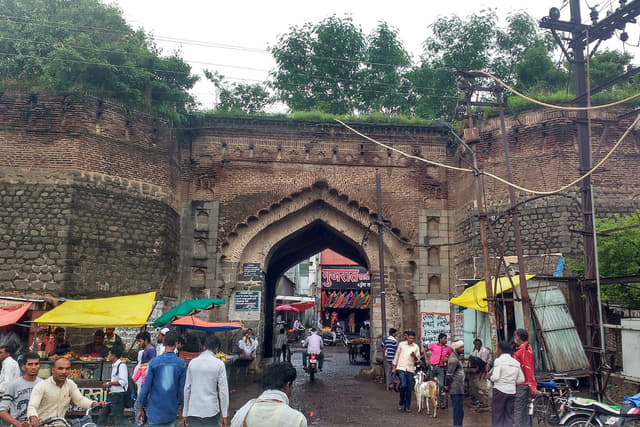 Delhi Gate Karanja Lad is an old historical Gate of the Karanja town fort (Jayant Wadatkar/Wikimedia Commons)