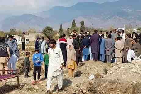 The death toll in Pakistan's Kurram district rose to 90, Thursday, as sectarian division intensifies