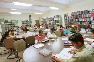 Medical library at Government Medical College, Haldwani. (Dr Deanndamon/Wikimedia Commons)