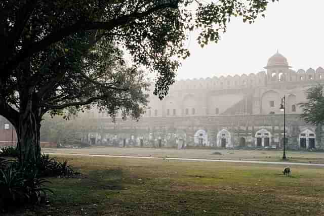 Delhi's Red Fort amid air polliution