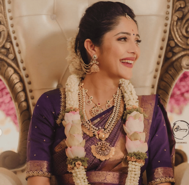 Milana Nagraj wearing the Kasina Sara