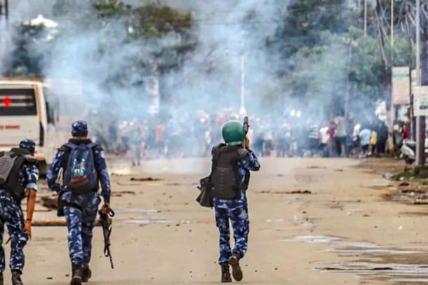 Central forces fire tear gas shells to stop Kuki mobs from storming