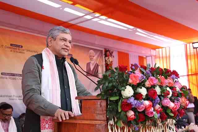 Railways Minister Ashwini Vaishnaw (Pic Via Twitter)