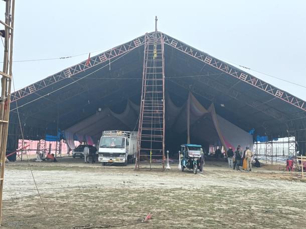 Many such grand pavilions were prepared for gatherings.