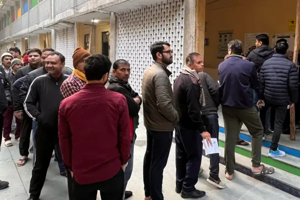 Delhi voters in a queue outside polling station (Pic Via X/ECI)