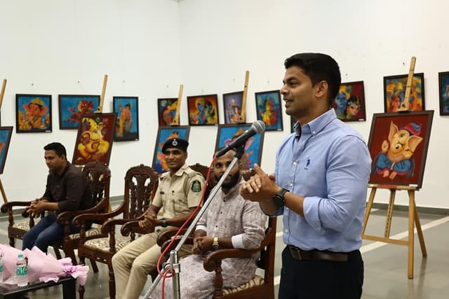 Sanket Arsekar addressing a gathering (Photo: Facebook/Sanket Arsekar)