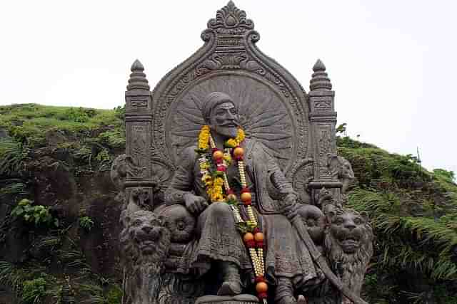 A statue of Chhatrapati Shivaji Maharaj at Raigad fort (Pic Via Wikipedia)