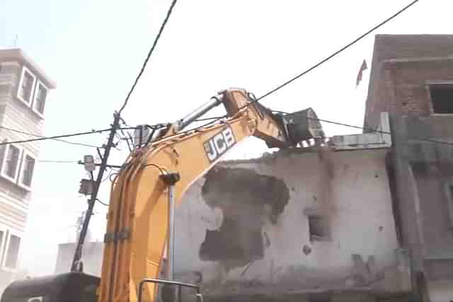 Nagpur demolition (still from ANI video)
