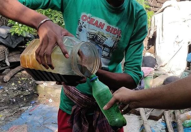 Open sale of oil made from Ganges River Dolphin blubber (HEAL)
