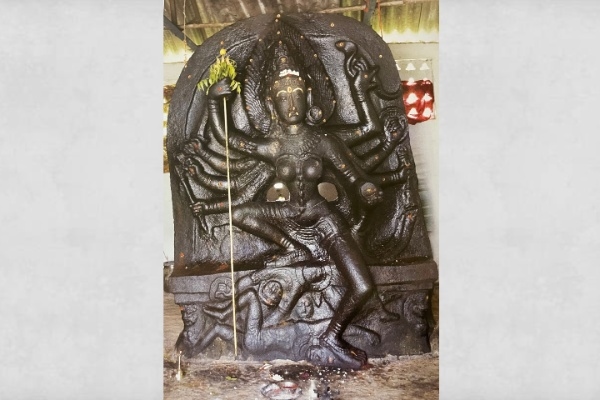 A Nisumbhasudani vigraha from Tamil Nadu