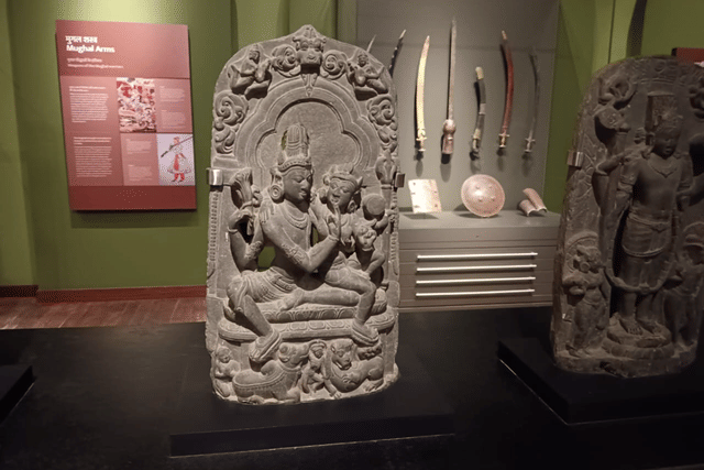 Mughal Arms in the background