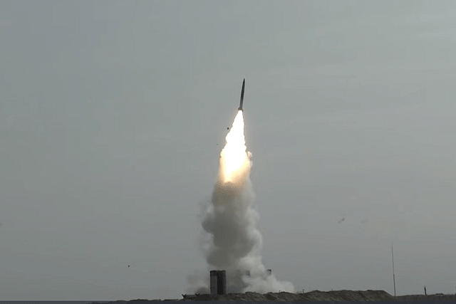 S-400 air defence system (Pic Via Wikipedia)