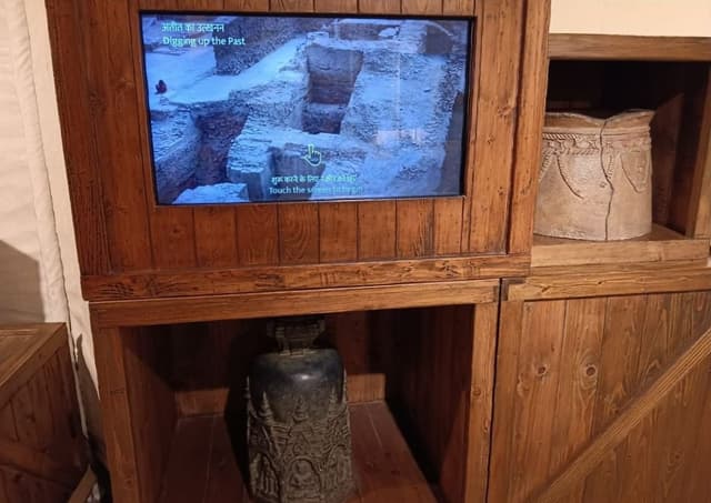 Virtual guide for excavation