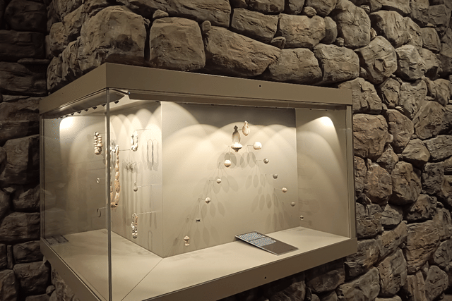 Depiction of ancient ornaments