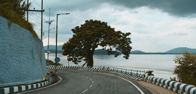 Bellevue, the stretch from Uzan Bazar Ghat to Raj Bhavan (Photo: Chiranjoy Langthasa).