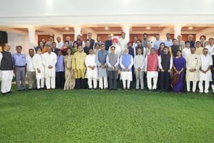 PM Modi with global outreach team of MPs