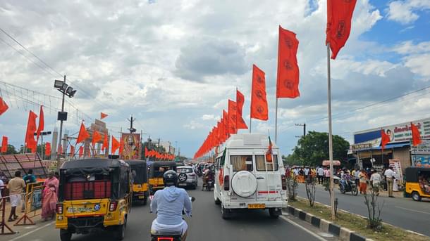 Flags of Hindu Munnani lining the road leading up to the venue (Saravanaprasad Balasubramanian)