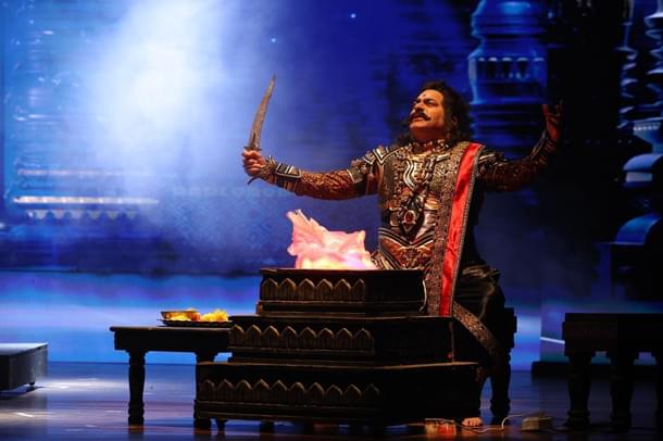 Ravan offering his head.